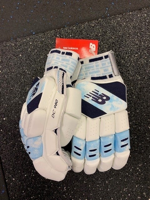 New Balance DC 980 Gloves Revo Cricket